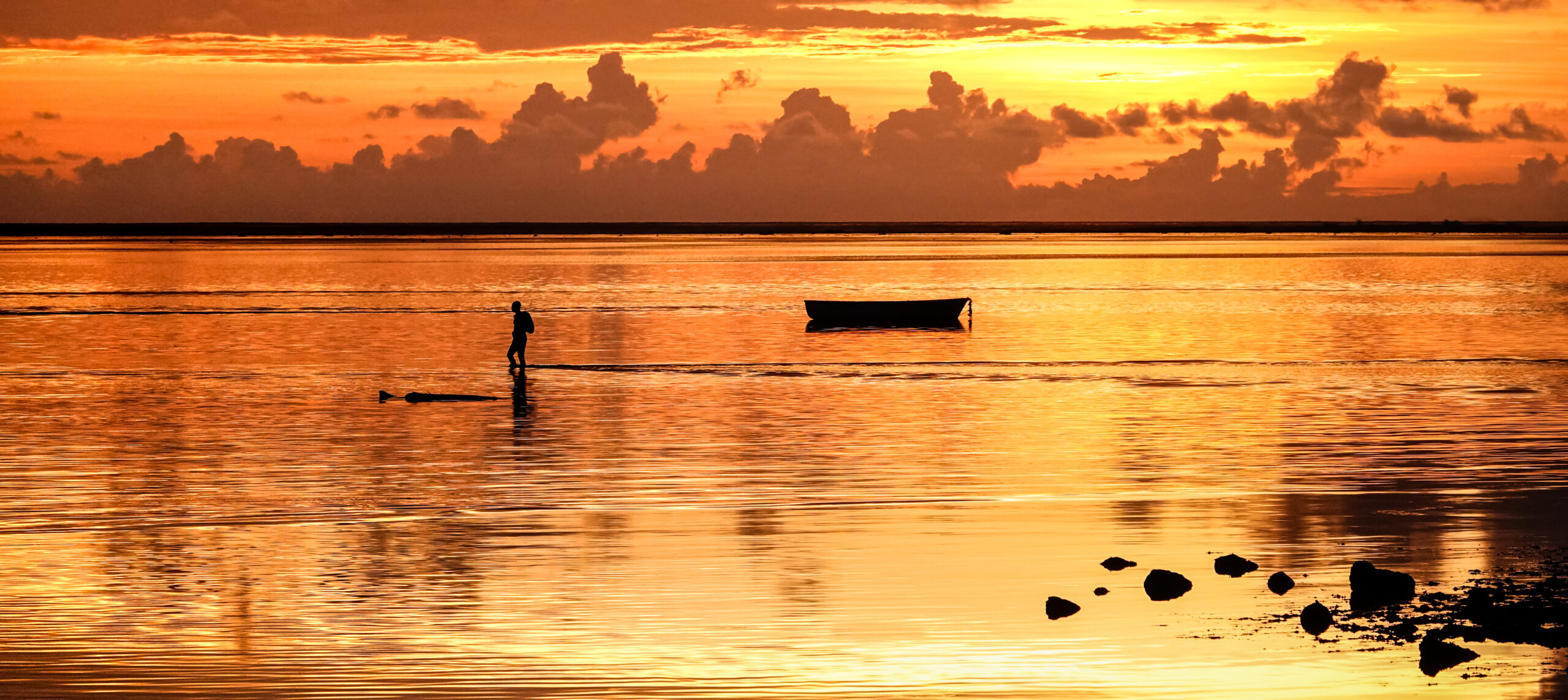 You are currently viewing Best Sunset Spots in Mauritius: Where to Watch the Sky Turn Golden 
